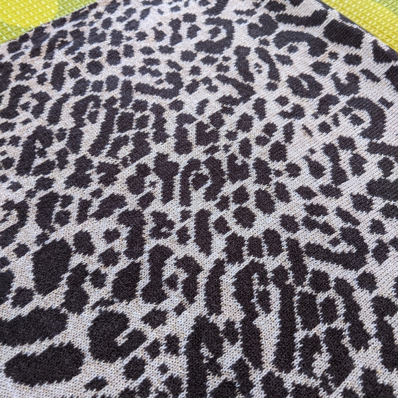 Calvin Klein Leopard Infinity Scarf - Picture 6 of 12